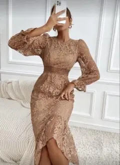 お呼ばれドレス　ベージュ　レースドレス