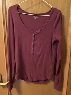 Hollister バーガンディ ヘンリーロンT