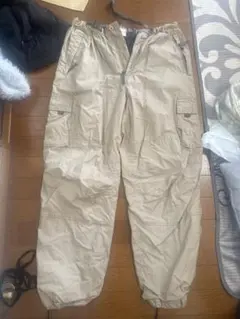 ベージュ カーゴパンツ ジッパー付き