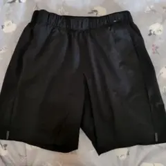 ユニクロ　ナイロンアクティブショートパンツ　Mサイズ　ブラック