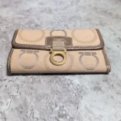 美品♥Salvatore Ferragamo ガンチーニ キーケース