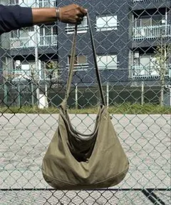 traart Medium-L Shoulder Bag