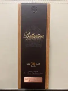 Ballantine's 30年 ウイスキー 木箱入り Amazon.co.jp: バランタイン 30年 木箱入り 40度 700ml [並行