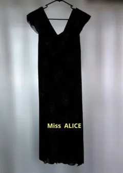 Miss ALICE ブラック Vネックドレス