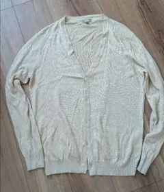 ユニクロ　ベージュ ボタン付きカーディガン　M