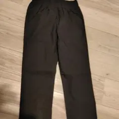 黒のストレッチロングパンツ ポケット付き140