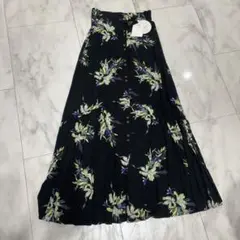 AZUL アズール　春夏　切替フレアスカート　ブラック花柄