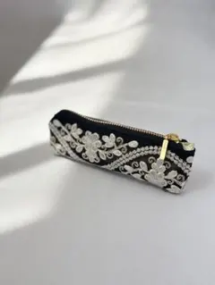 印鑑ケース　ハンコケース　インド刺繍リボン 黒 花柄 上品 ミニポーチ