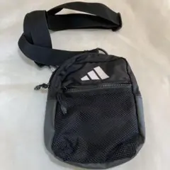 adidas ブラック ショルダーバッグ
