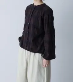 かくれ クロスステッチドロストブラウス ネイビー 美品 - メルカリ