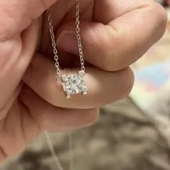 シルバー ダイヤモンド風ネックレス