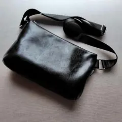 【極美品！】REGISTA サコッシュ　ショルダーバッグ ブラックのサムネイル
