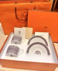 正規品　新品未使用　エルメス　 Hデコ　レッド　ティーカップ・ソーサーセット