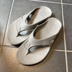 ウーフォス サンダル