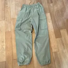 カーゴパンツ カーキ色 サイドポケット付き