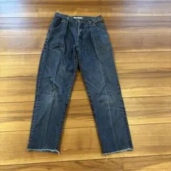 KBF デニムパンツ アンクル丈　サイズ36のサムネイル