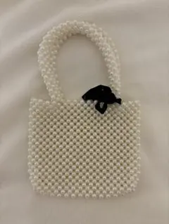 ホワイトパール風ビーズハンドバッグ