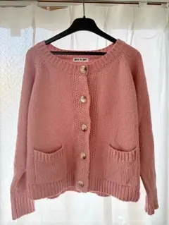 ピンク ニット カーディガン ボタン付き
