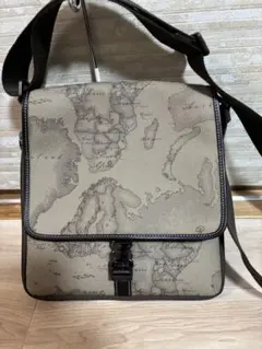 プリマクラッセ　ショルダーバッグ　男女兼用 チャーム　地図柄