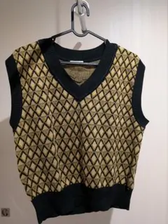 【数回着用したのみ】ニットベスト XL【GU】