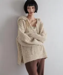 美品 LOWRYS FARM メラジンフード ニット プルオーバー アイボリー