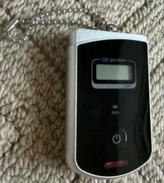 NTT docomo F-07A 携帯電話 sdカード&sdカードリーダー付き - メルカリ