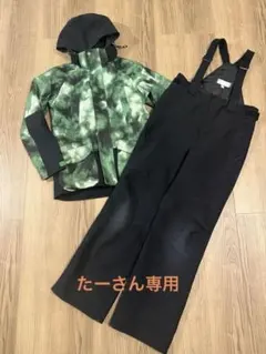 子ども用スキーウェア 緑と黒の迷彩