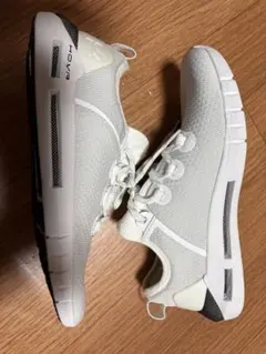 アンダーアーマー　HOVR ホワイト スニーカー　26.0