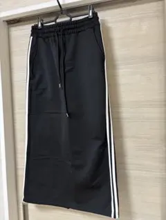 [美品]裏起毛サイドライン・スリット入りロングスカート黒Lサイズ