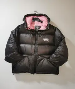 Stussy フード付きダウンジャケット ブラック/ピンク Stussy ダウンジャケット ブラック/ピンク S, - メルカリ