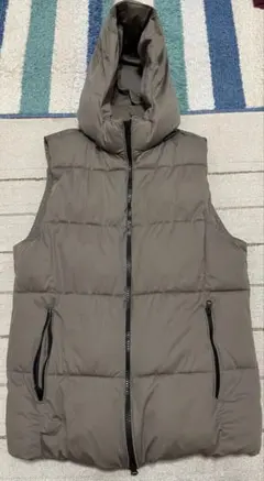 ブラウン フード付き キルティングダウンベスト　AZUL