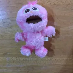 ピンクのキャラクターぬいぐるみ　モッピー