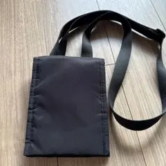 UNIQLO U パデットモバイルバッグ