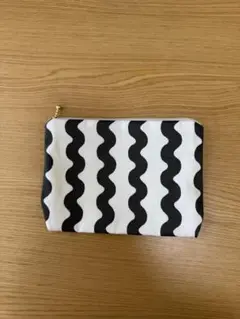 波模様ポーチ