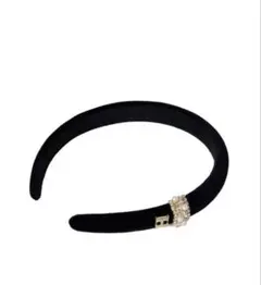 匿名配送 herlipto Crystal Charm Headband - メルカリ