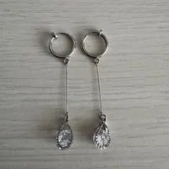 エレガントなドロップ型イヤリング