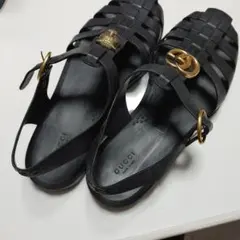 グッチ キャットヘッドラバーバックルストラップサンダル - メルカリ