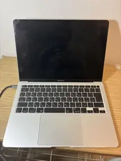 MacBook シルバー 背面に傷あり