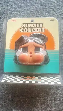 pop mart cry babyヤーホンケース