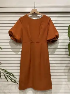 オレンジ パフスリーブ ひざ丈ワンピース半袖 パフスリーブ きれいめ　L