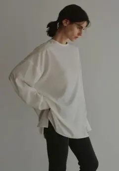 ETRE TOKYO　クルーネックオーバーサイズプルオーバー　オフホワイト