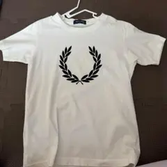FRED PERRY ロゴ刺繍 Tシャツ 6-7yrsのサムネイル
