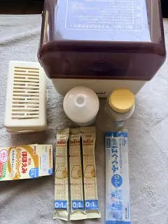 哺乳瓶用消毒ケースと付属品セット