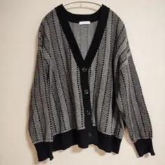 黒カーディガン