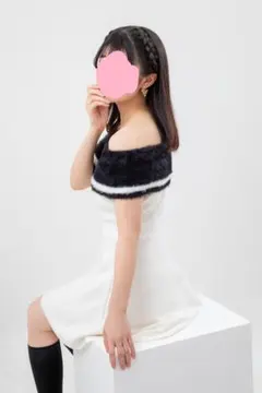 ダーリッチオフショルダー ホワイトニットワンピース フリーサイズ