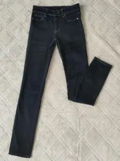 ユニクロスキニーデニム 22 (56cm) ダークブルー