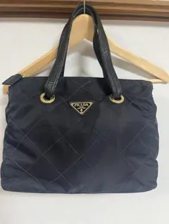 PRADA キルティング　ナイロンバッグのサムネイル
