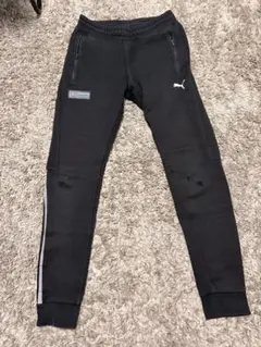PUMA ブラックジャージパンツ XS