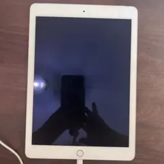 ジャンク品Apple iPad5世代Wi-Fi, Cellular本体 ゴールド - メルカリ