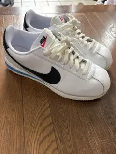 Nike ホワイト/ブラック スニーカー